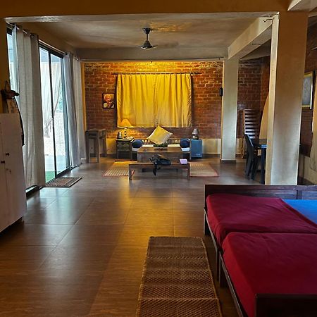 Satori Wellness Cottages I Yoga, Sauna, Ice Bath, Holistic Therapies & More Мандрем Экстерьер фото