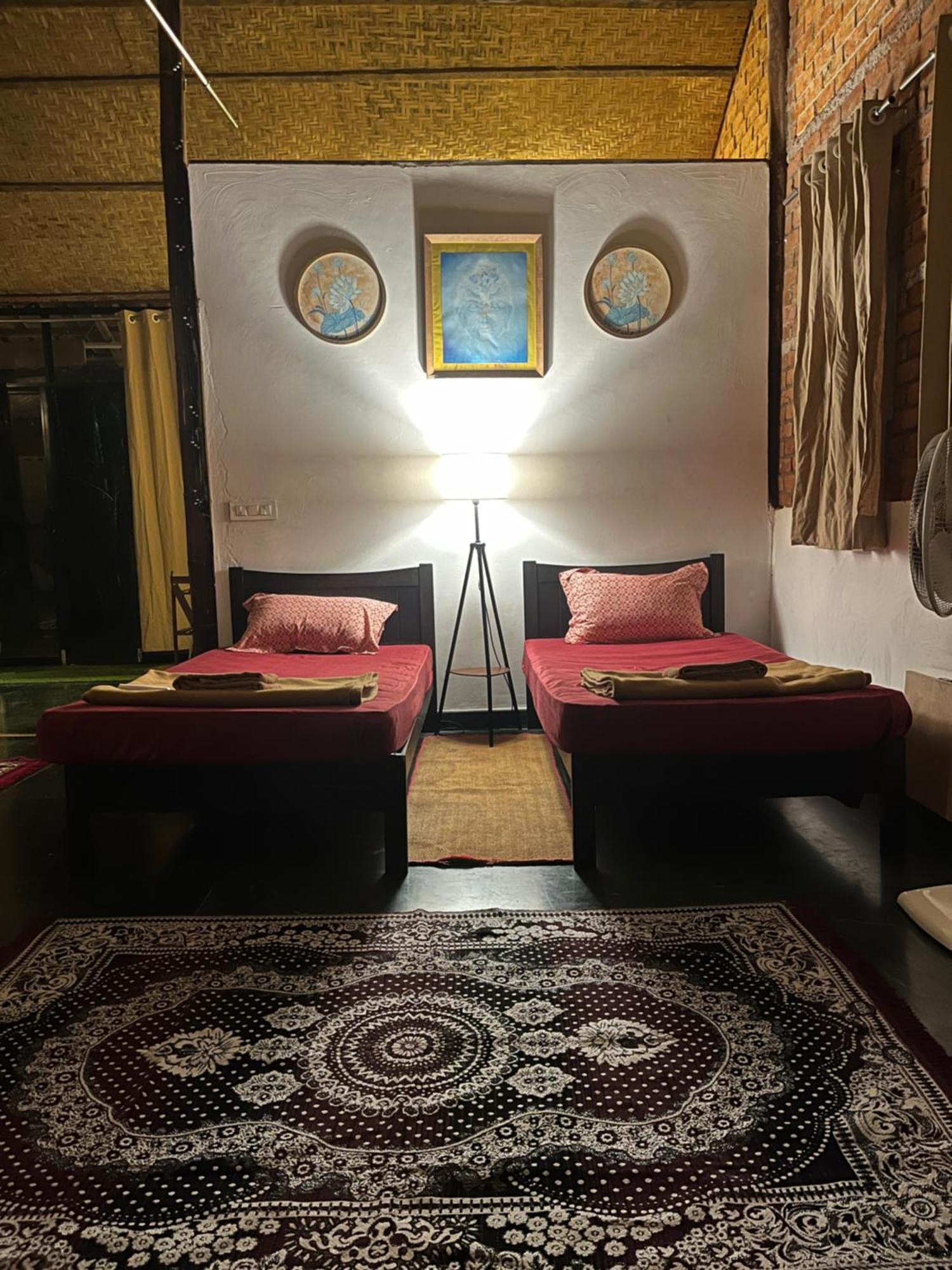 Satori Wellness Cottages I Yoga, Sauna, Ice Bath, Holistic Therapies & More Мандрем Экстерьер фото