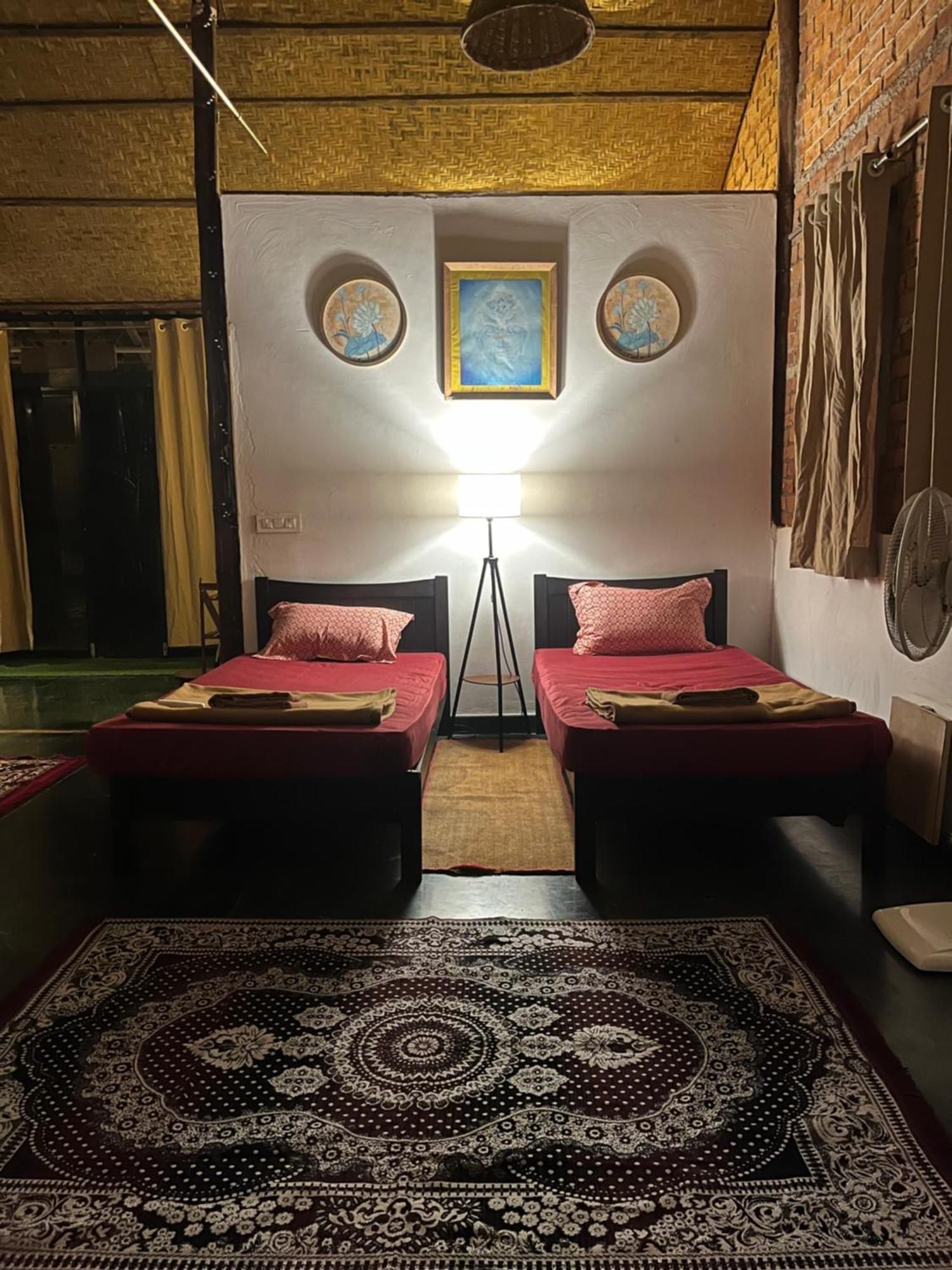 Satori Wellness Cottages I Yoga, Sauna, Ice Bath, Holistic Therapies & More Мандрем Экстерьер фото