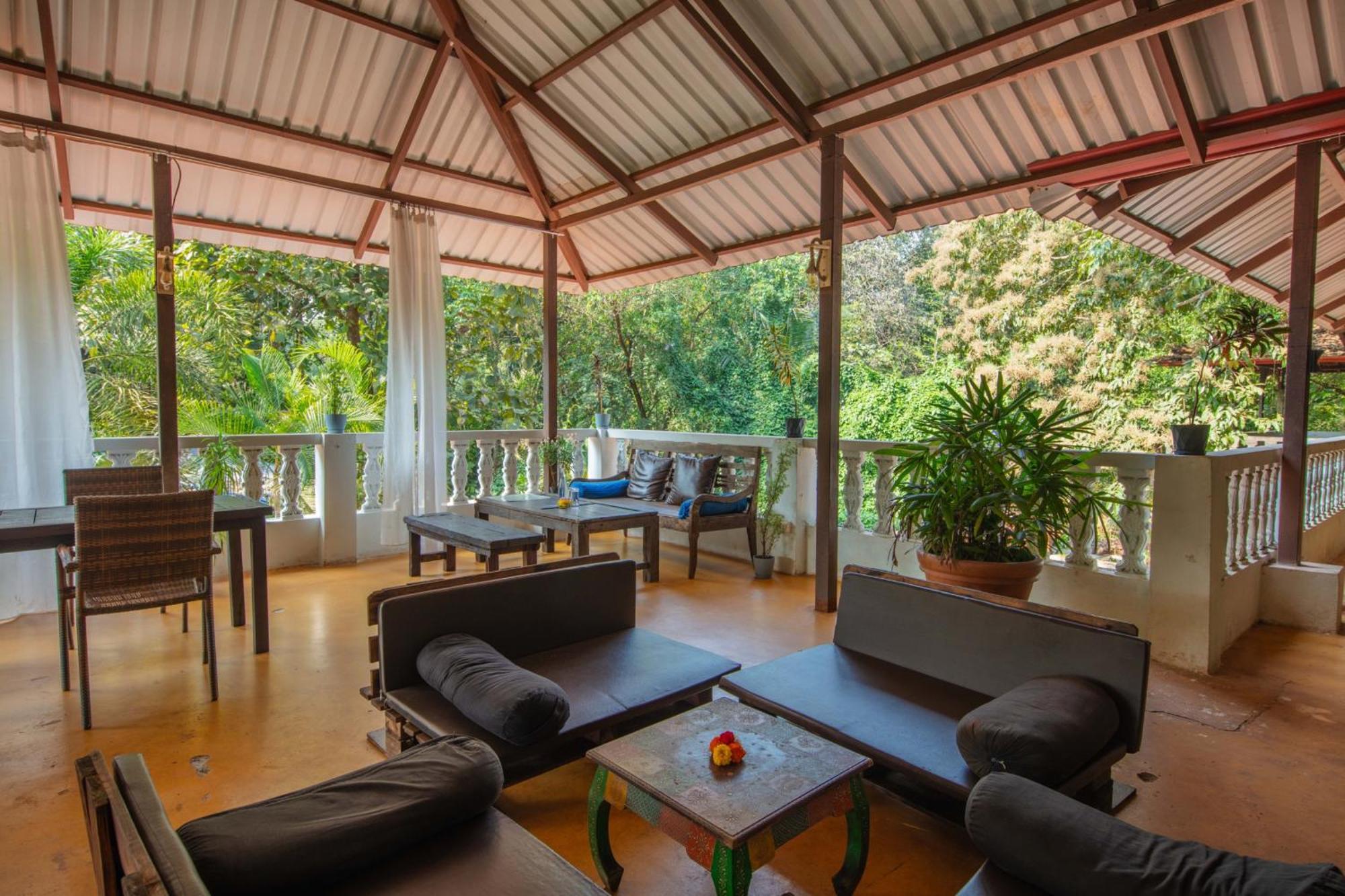 Satori Wellness Cottages I Yoga, Sauna, Ice Bath, Holistic Therapies & More Мандрем Экстерьер фото